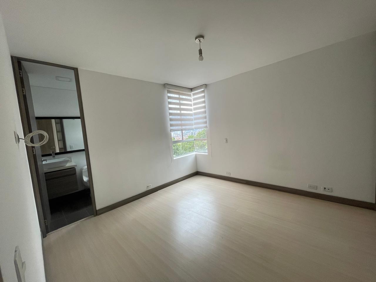 Apartamento en venta en Loma Del Esmeraldal, Envigado · foto 6 de 18