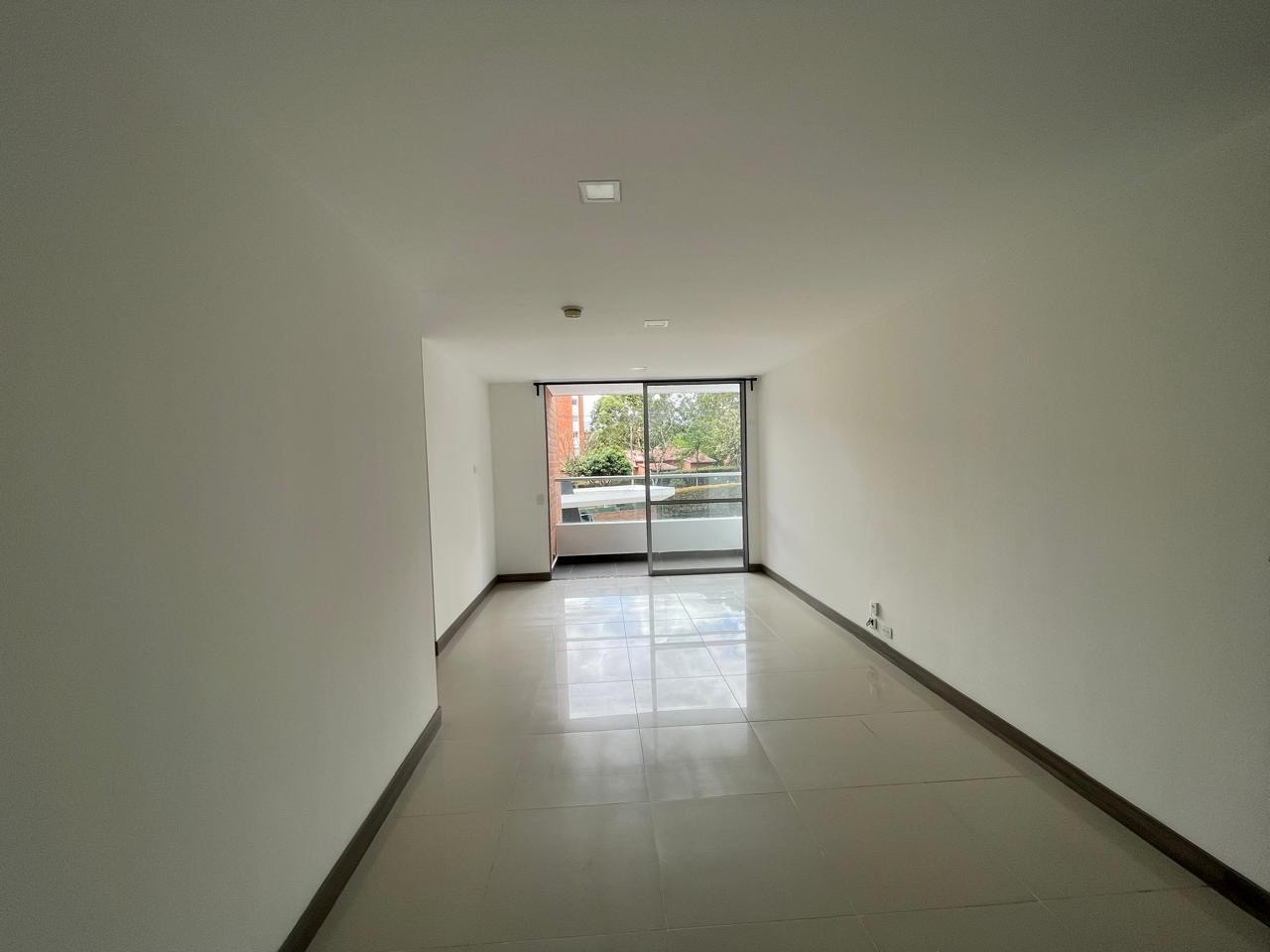 Apartamento en venta en Loma Del Esmeraldal, Envigado · foto 3 de 18