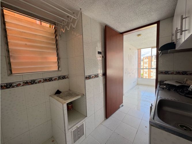 Apartamento de 3 alcobas en venta en Zona Industrial, Soacha, 51 m² · foto 8 de 18