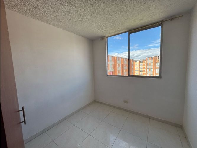 Apartamento de 3 alcobas en venta en Zona Industrial, Soacha, 51 m² · foto 13 de 18