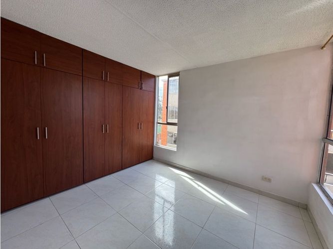 Apartamento de 3 alcobas en venta en Zona Industrial, Soacha, 51 m² · foto 16 de 18
