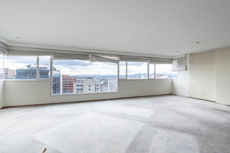 Apartamento de 3 alcobas en venta en Bella Vista, Bogotá, 181 m² · foto 2 de 20