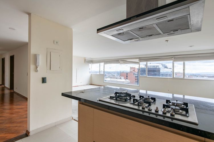 Apartamento de 3 alcobas en venta en Bella Vista, Bogotá, 181 m² · foto 10 de 20