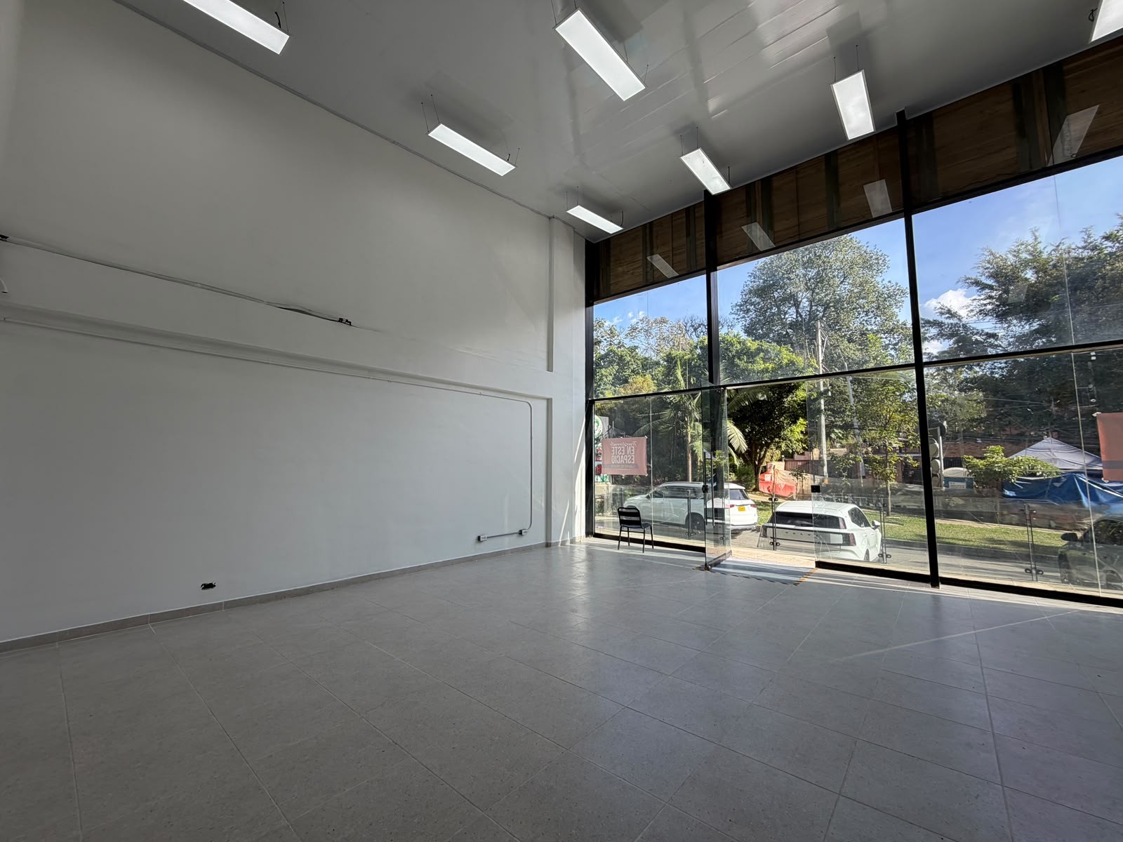 Retail space for rent in Urbanización Las Cumbres, Medellín