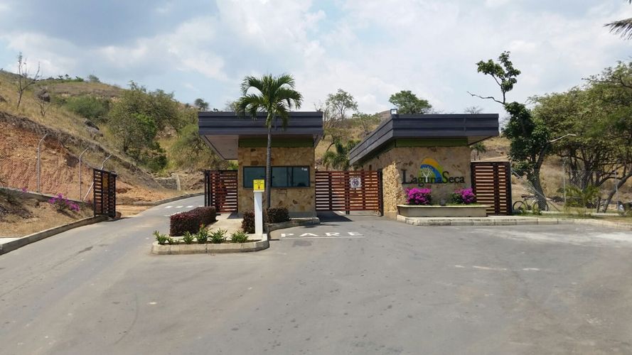Casa de 4 alcobas en venta en Arroyohondo, Yumbo, 730 m² · foto 2 de 24