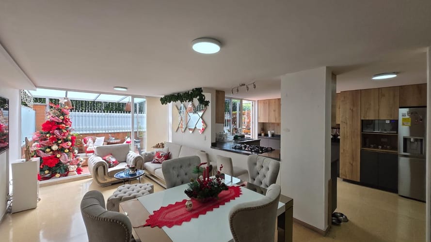 Apartamento de 3 alcobas en arriendo en Los Naranjos, Medellín, 132 m² · foto 3 de 20