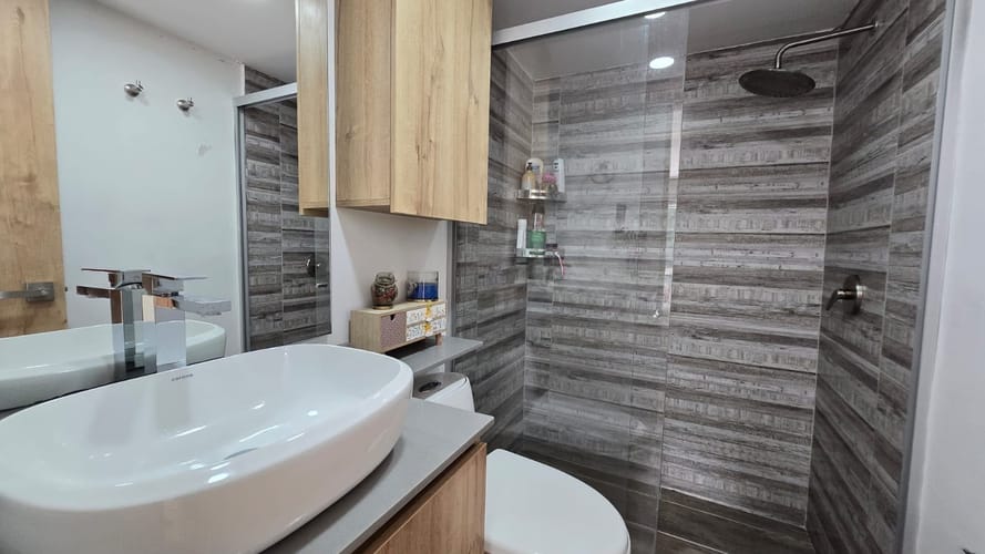 Apartamento de 3 alcobas en arriendo en Los Naranjos, Medellín, 132 m² · foto 15 de 20