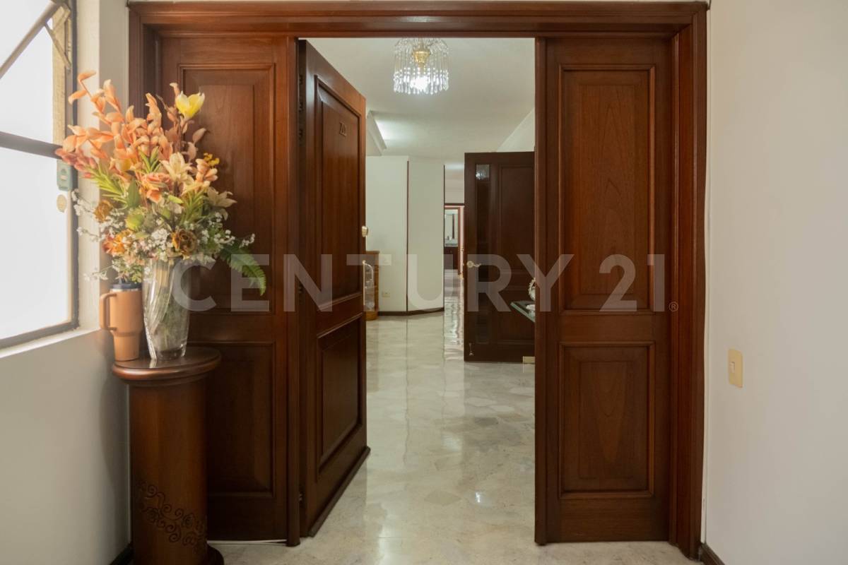 Apartamento en venta en San Fernando Viejo, Cali · foto 2 de 17