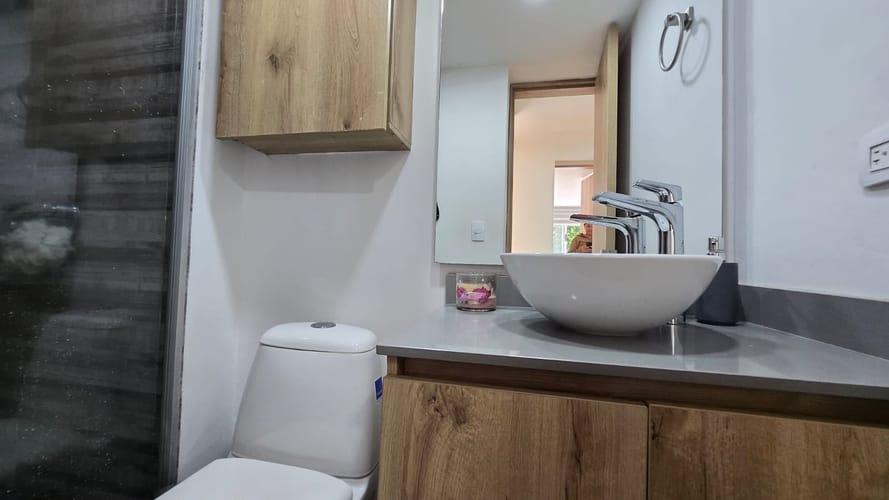 Apartamento de 3 alcobas en arriendo en Los Naranjos, Medellín, 132 m² · foto 16 de 20