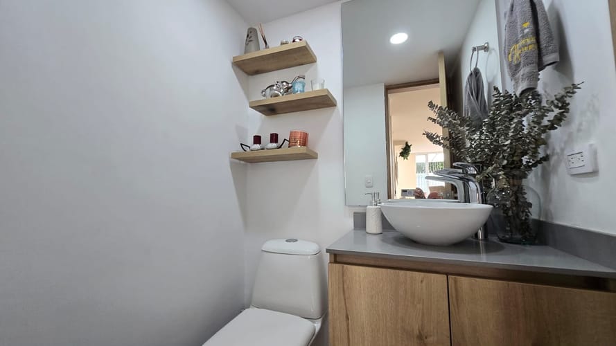 Apartamento de 3 alcobas en arriendo en Los Naranjos, Medellín, 132 m² · foto 17 de 20