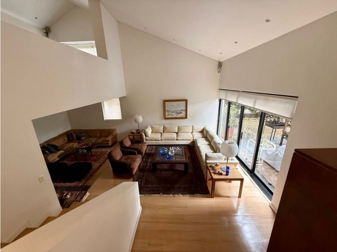 Casa de 3 alcobas en venta en Chapinero, Bogotá, 883 m² · foto 3 de 19