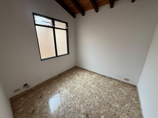 Apartamento de 3 alcobas en venta en El Carmen De Viboral, El Carmen de Viboral, 58 m² · foto 4 de 13