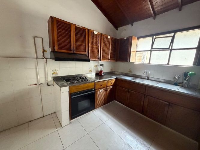 Casa de 6 alcobas en venta en Los Angeles, Medellín, 138 m² · foto 7 de 10