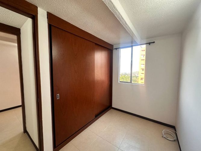 Apartamento de 3 alcobas en arriendo en Loma De Los Bernal, Medellín, 67 m² · foto 8 de 14