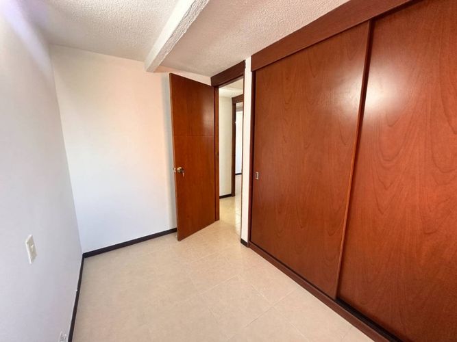 Apartamento de 3 alcobas en arriendo en Loma De Los Bernal, Medellín, 67 m² · foto 9 de 14