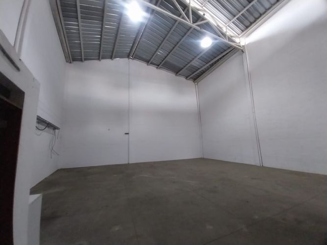 Bodega en arriendo en Sierra Morena, La Estrella, 323 m² · foto 4 de 12