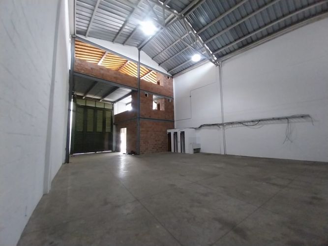 Bodega en arriendo en Sierra Morena, La Estrella, 323 m² · foto 5 de 12