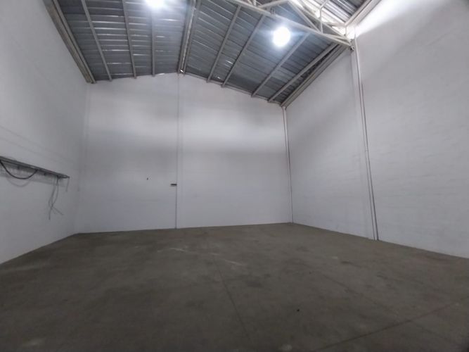Bodega en arriendo en Sierra Morena, La Estrella, 323 m² · foto 11 de 12