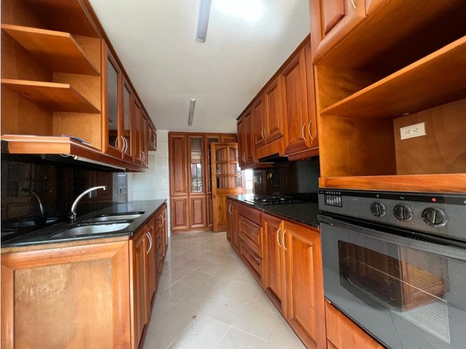 Apartamento de 3 alcobas en venta en San Lucas, Medellín, 170 m² · foto 2 de 20