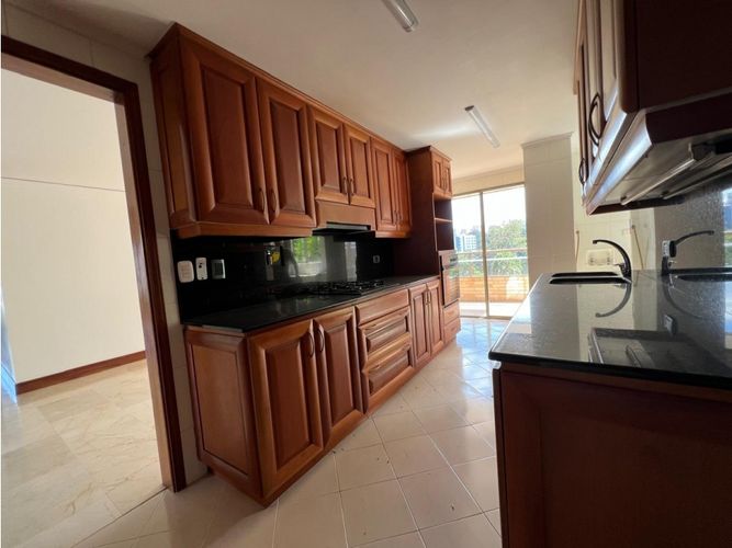 Apartamento de 3 alcobas en venta en San Lucas, Medellín, 170 m² · foto 3 de 20