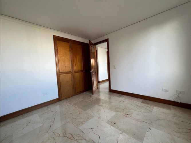 Apartamento de 3 alcobas en venta en San Lucas, Medellín, 170 m² · foto 9 de 20