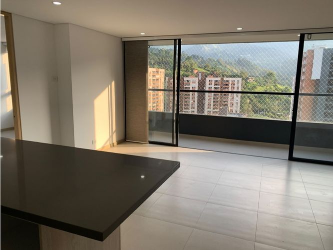 Apartamento de 3 alcobas en venta en Escobero, Medellín, 94 m² · foto 3 de 19