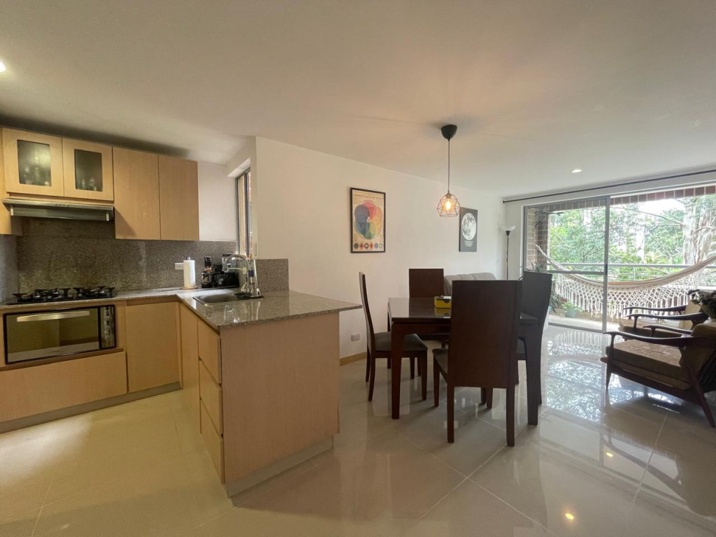 Apartamento en venta en Loma Del Escobero, Envigado · foto 2 de 13