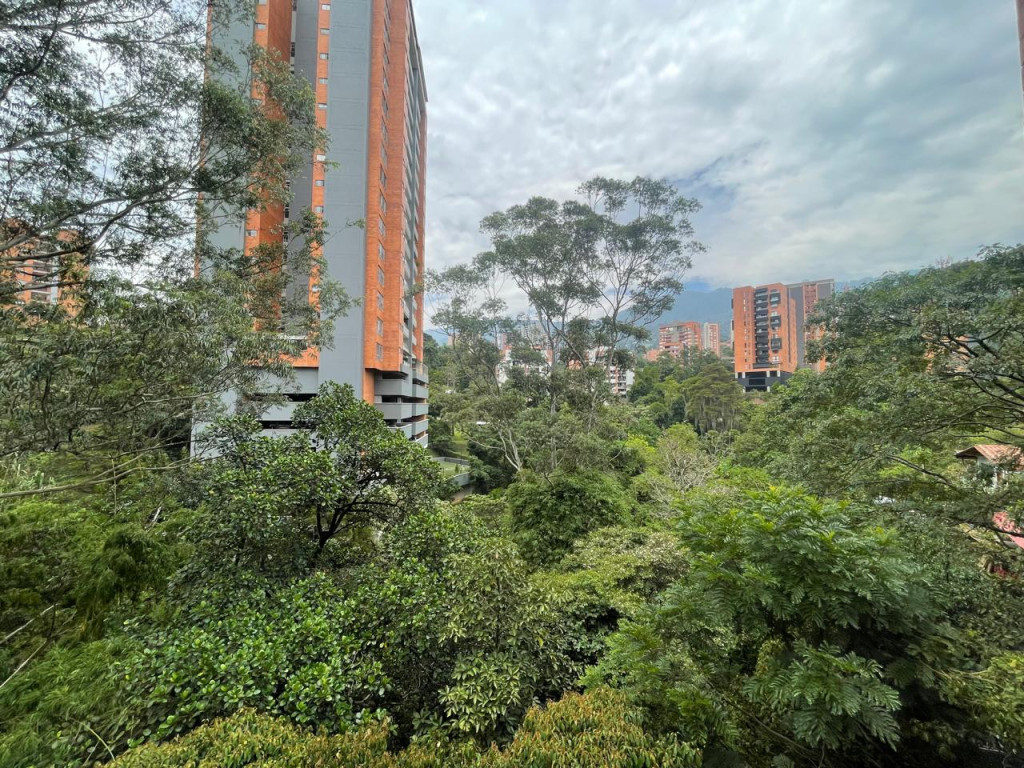 Apartamento en venta en Loma Del Escobero, Envigado · foto 6 de 13