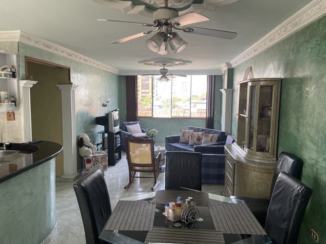 Apartamento de 3 alcobas en venta en Cabecera Del Llano, Bucaramanga, 80 m² · foto 2 de 19
