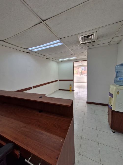 Local en arriendo en Villa Nueva, Medellín, 41 m² · foto 8 de 14