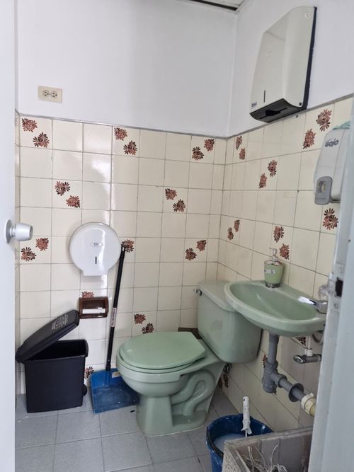 Local en arriendo en Villa Nueva, Medellín, 41 m² · foto 12 de 14