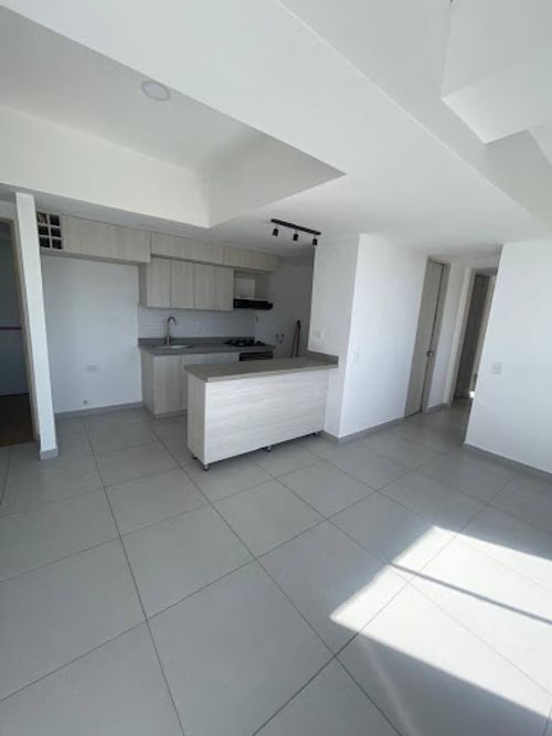 Apartamento de 2 alcobas en arriendo en Cuatro Esquinas, Rionegro, 52 m² · foto 3 de 17