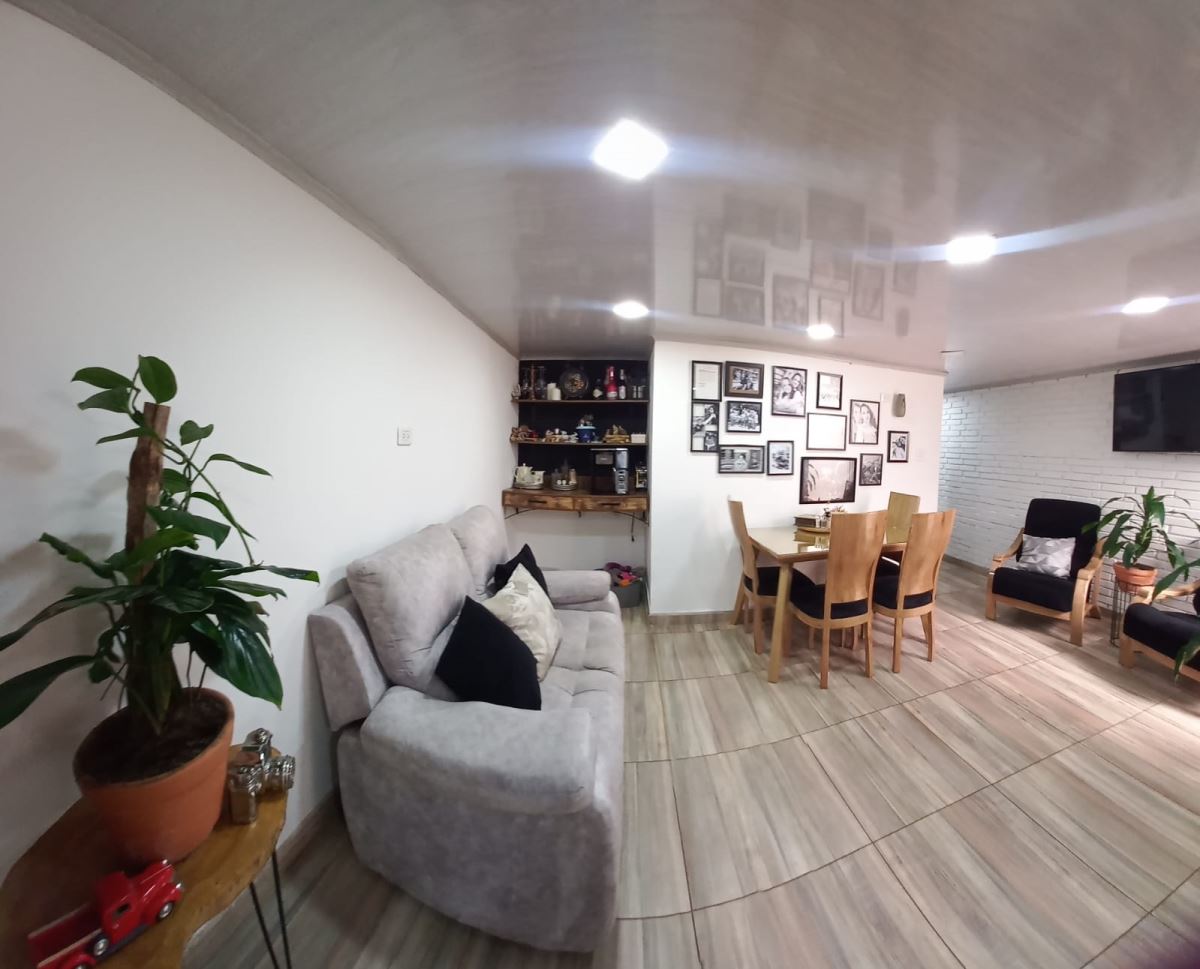 Casa en venta en Fontibon, Bogotá · foto 2 de 24
