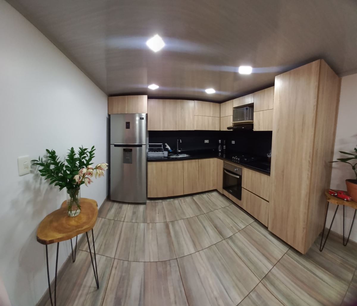 Casa en venta en Fontibon, Bogotá · foto 8 de 24