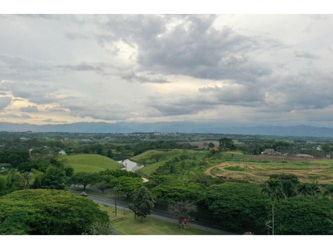 Apartamento de 3 alcobas en venta en Cerritos, Pereira, 119 m² · foto 4 de 9