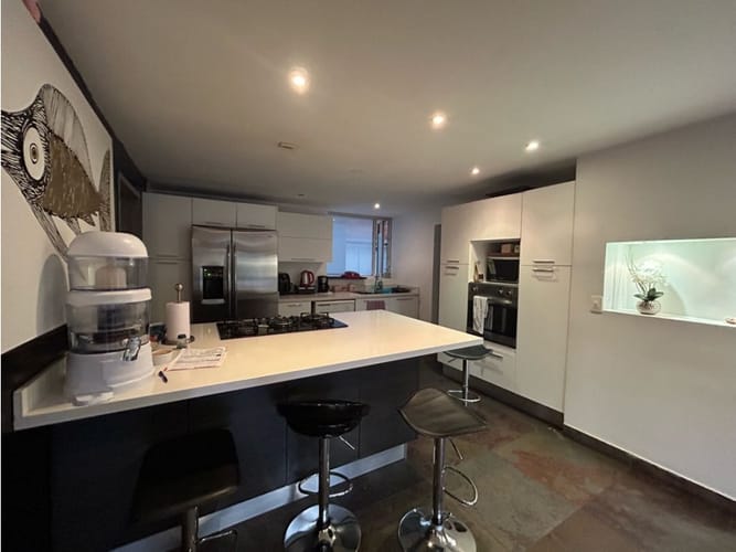 Apartamento de 4 alcobas en venta en Chico, Bogotá, 200 m² · foto 2 de 13