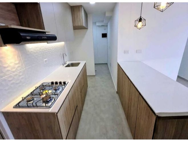 Apartamento de 3 alcobas en venta en Cristo Rey, Medellín, 72 m² · foto 3 de 14