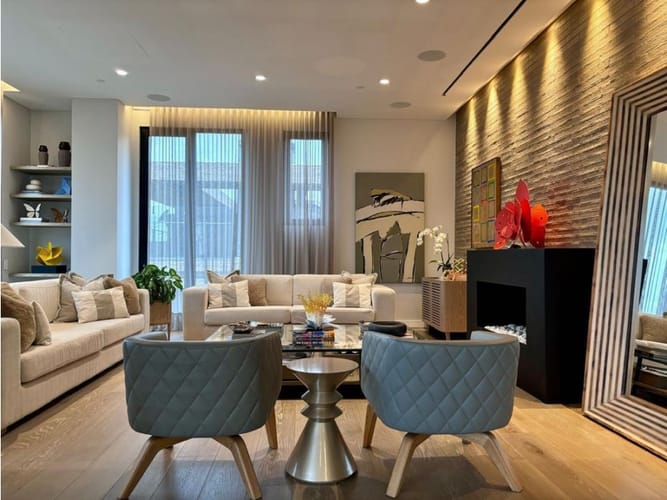 Apartamento de 3 alcobas en venta en La Cabrera, Bogotá, 334 m² · foto 2 de 15