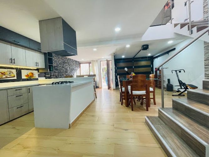 Casa de 3 alcobas en venta en La Ceja, 142 m² · foto 2 de 24