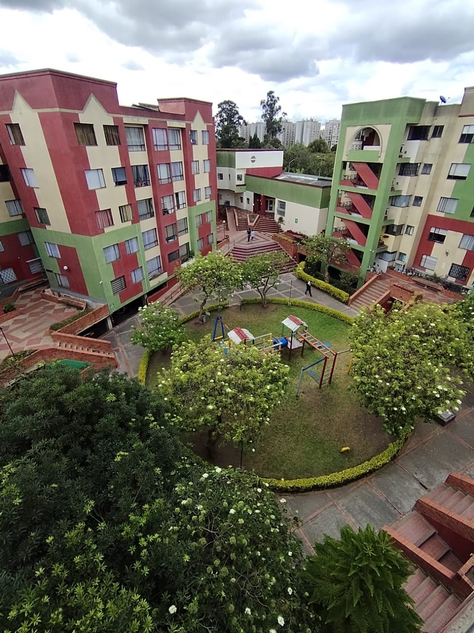 Apartamento en venta en Castilla, Bogotá · foto 2 de 21