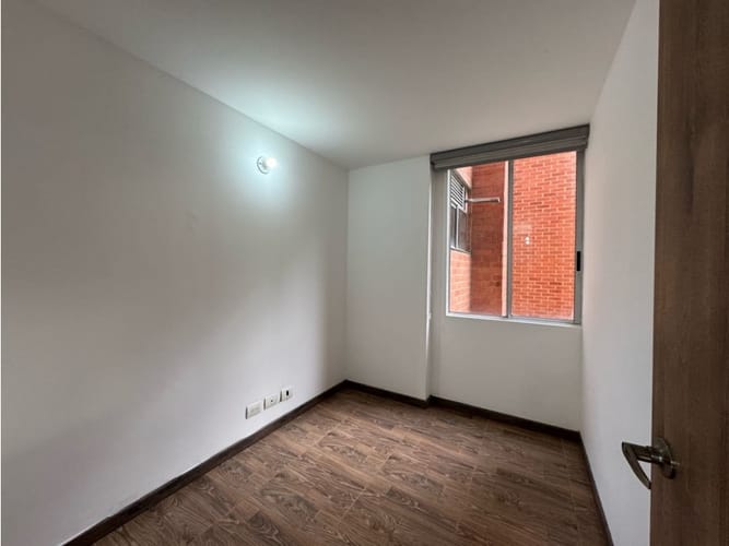 Apartamento de 3 alcobas en venta en Echavarria, Madrid, 66 m² · foto 4 de 17