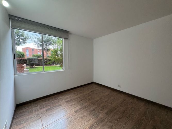 Apartamento de 3 alcobas en venta en Echavarria, Madrid, 66 m² · foto 7 de 17