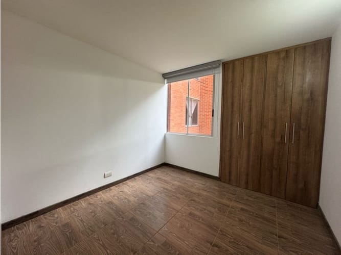 Apartamento de 3 alcobas en venta en Echavarria, Madrid, 66 m² · foto 8 de 17