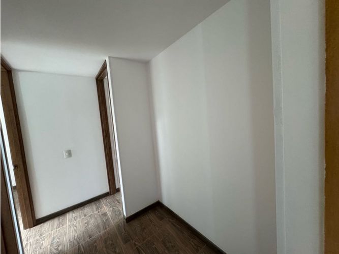 Apartamento de 3 alcobas en venta en Echavarria, Madrid, 66 m² · foto 9 de 17
