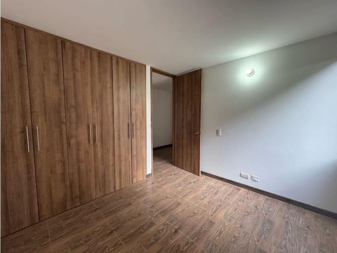 Apartamento de 3 alcobas en venta en Echavarria, Madrid, 66 m² · foto 10 de 17