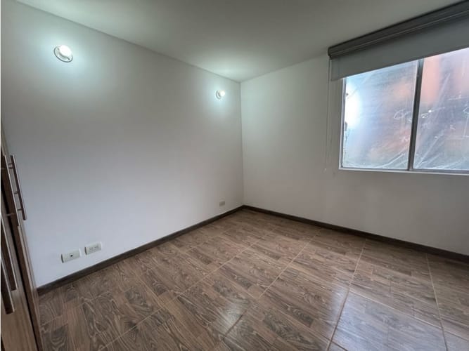Apartamento de 3 alcobas en venta en Echavarria, Madrid, 66 m² · foto 11 de 17