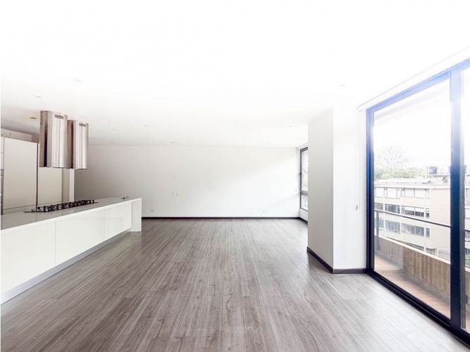 Apartamento de 3 alcobas en venta en El Virrey, Bogotá, 204 m² · foto 5 de 16