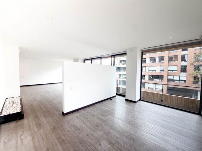 Apartamento de 3 alcobas en venta en El Virrey, Bogotá, 204 m² · foto 8 de 16