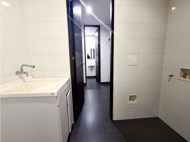 Apartamento de 3 alcobas en venta en El Virrey, Bogotá, 204 m² · foto 11 de 16