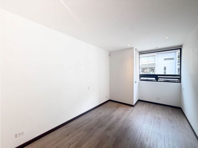 Apartamento de 3 alcobas en venta en El Virrey, Bogotá, 204 m² · foto 14 de 16